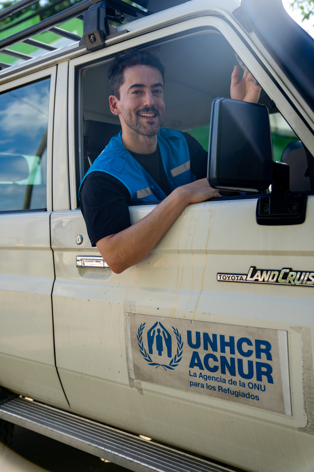 Luis Gerardo Méndez con ACNUR